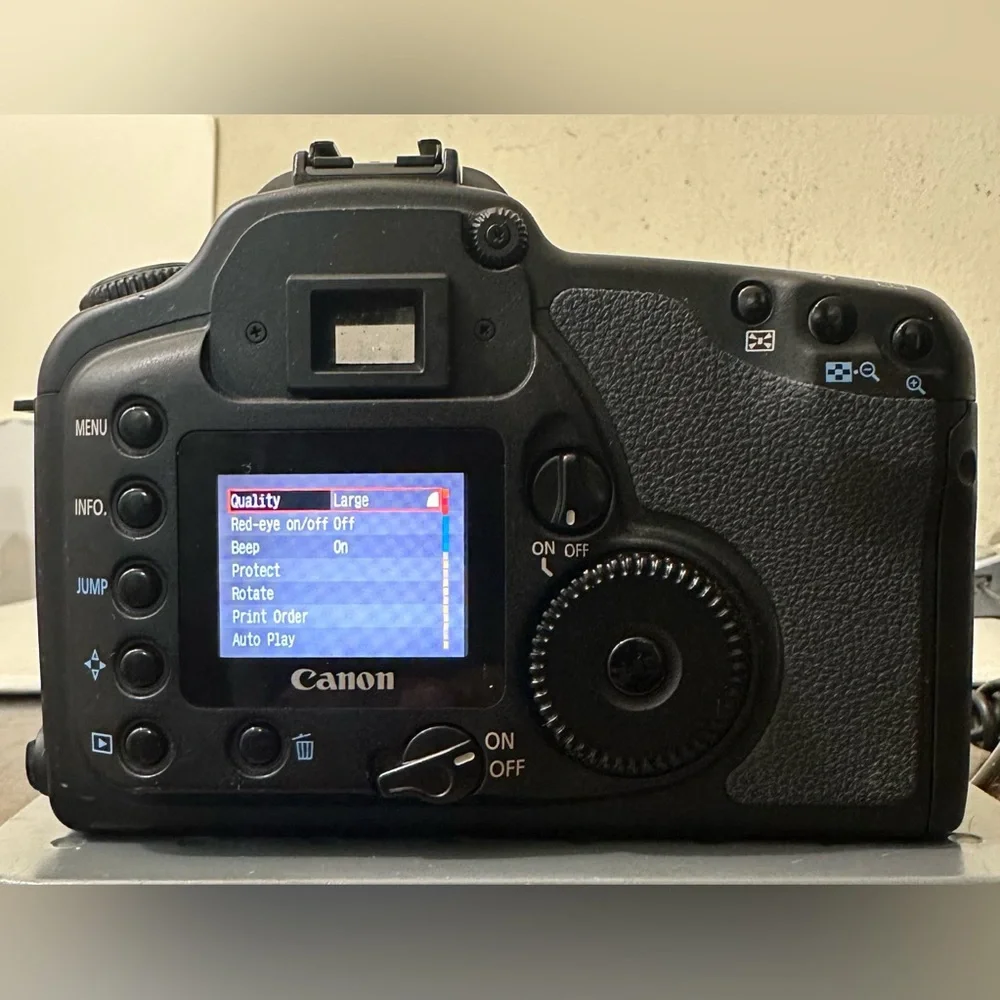 Canon EOS 10D 6.3MP Digital SLR Camera Black Body Only